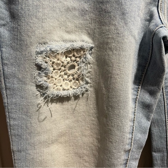 Cherokee Girls Distressed Ripped Light Wash Jeans - Picture 5 of 6